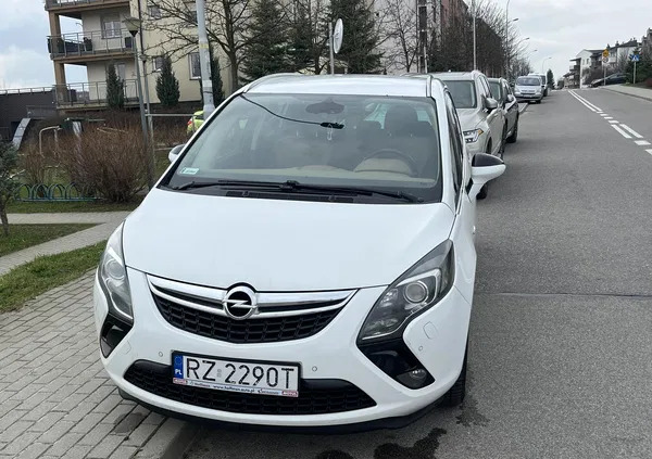 samochody osobowe Opel Zafira cena 29900 przebieg: 318000, rok produkcji 2013 z Rzeszów